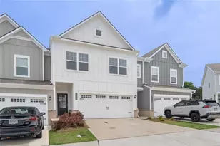 1074 Chastain Dr, Sugar Hill, GA 30518 - Photo 3