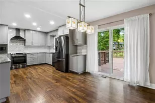 1042 Mountain Woods Ct, Stone Mountain, GA 30087 - Photo 13