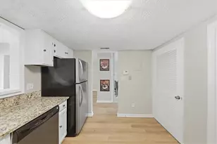 7750 Roswell Rd, Sandy Springs, GA 30350 - Photo 17