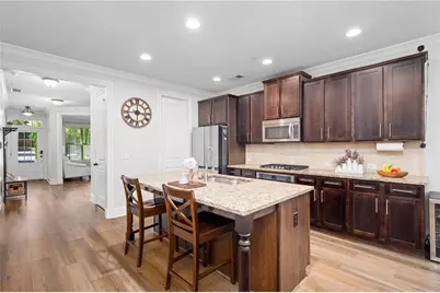 7805 Highland Bluff, Sandy Springs, GA 30328 - Photo 9
