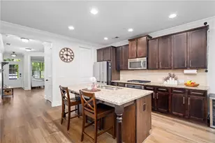 7805 Highland Bluff, Sandy Springs, GA 30328 - Photo 9