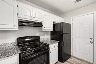 1382 N Hampton Dr, Hampton, GA 30228 - Photo 7