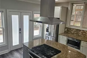 660 Forest Hills Dr, Sandy Springs, GA 30342 - Photo 9