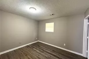 1990 Lown Farm Ln, Lithonia, GA 30058 - Photo 17