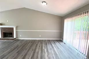 1990 Lown Farm Ln, Lithonia, GA 30058 - Photo 5