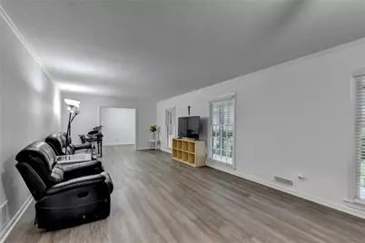 2048 Fisher Trail NE, Atlanta, GA 30345 - Photo 5
