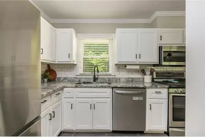 3136 Meadowood Lane, Atlanta, GA 30341 - Photo 9
