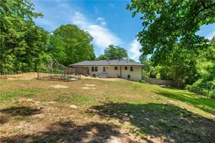 3136 Meadowood Ln, Atlanta, GA 30341 - Photo 17