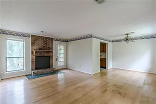 122 Sandalwood Cir, Lawrenceville, GA 30046 - Photo 3