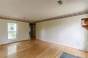 122 Sandalwood Cir, Lawrenceville, GA 30046 - Photo 5