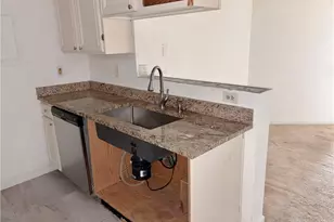 795 Hammond Dr, Atlanta, GA 30328 - Photo 3