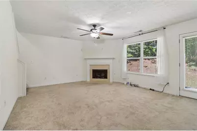 9425 Lakeview Road, Union City, GA 30291 - Photo 7