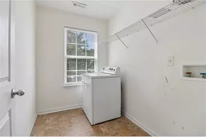 9425 Lakeview Road, Union City, GA 30291 - Photo 31