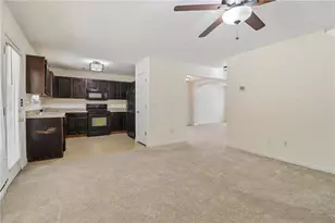 9425 Lakeview Rd, Union City, GA 30291 - Photo 9