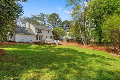 632 Holt Road NE, Marietta, GA 30068 - Photo 9