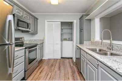 511 Abingdon Way, Sandy Springs, GA 30328 - Photo 5