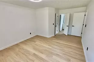 2070 Mallard Way, Lithonia, GA 30058 - Photo 13