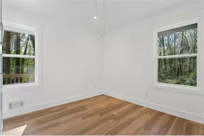 2746 Dale Creek Drive NW, Atlanta, GA 30318 - Photo 23