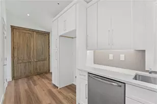 2746 Dale Creek Dr NW, Atlanta, GA 30318 - Photo 11