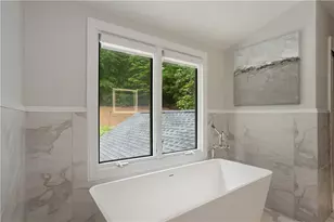 1100 Kingston Dr, Atlanta, GA 30342 - Photo 53