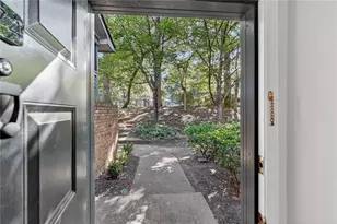 1274 Weatherstone Dr NE, Atlanta, GA 30324 - Photo 3