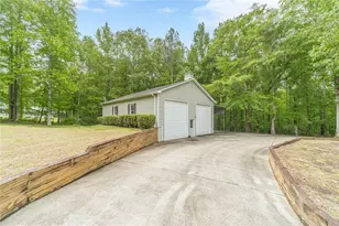 2291 Rabbit Farm Cir, Loganville, GA 30052 - Photo 45