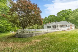2291 Rabbit Farm Cir, Loganville, GA 30052 - Photo 57