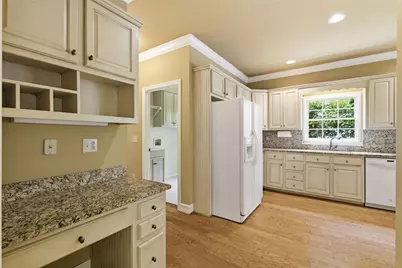 2570 Club Springs Drive, Roswell, GA 30076 - Photo 11