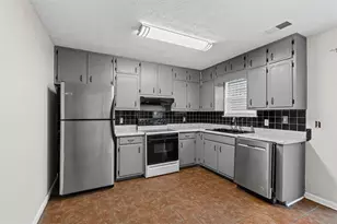 120 Woodcrest Dr, Covington, GA 30016 - Photo 9