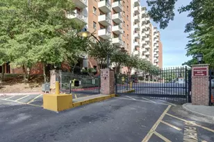 300 Johnson Ferry Rd, Atlanta, GA 30328 - Photo 13