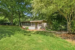 114 Oakcrest Cir, Canton, GA 30115 - Photo 3