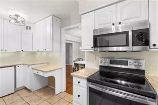 34 Chaumont Square NW, Atlanta, GA 30327 - Photo 11