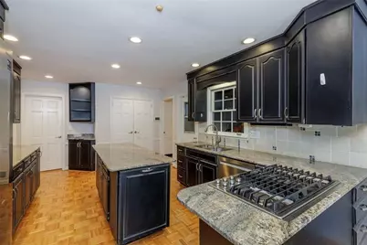 6095 River Shore Parkway NW, Sandy Springs, GA 30328 - Photo 15