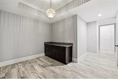 625 W Northway Lane, Atlanta, GA 30342 - Photo 77