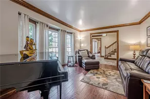 220 Saddle Lake Dr, Roswell, GA 30076 - Photo 9