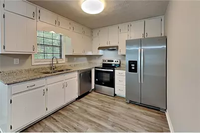 1627 Eric Circle, Lawrenceville, GA 30043 - Photo 3