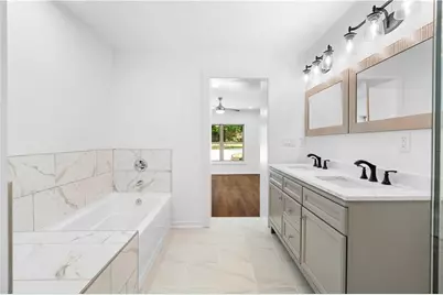 1689 Derry Avenue SW, Atlanta, GA 30310 - Photo 19