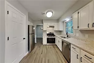 524 Meadowfield Ct, Lawrenceville, GA 30043 - Photo 5