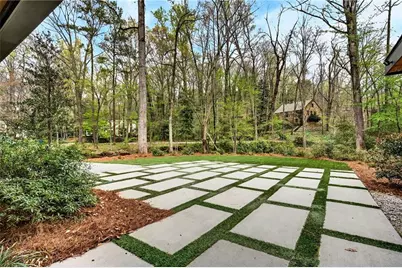 585 Mountain Way NE, Atlanta, GA 30342 - Photo 45