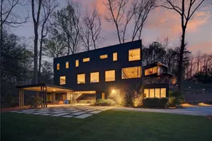 585 Mountain Way NE, Atlanta, GA 30342 - Photo 3