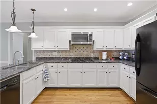 10985 Wilshire Chase Dr, Johns Creek, GA 30097 - Photo 13
