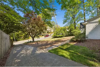 4775 Merlendale Court, Atlanta, GA 30327 - Photo 3