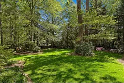 4775 Merlendale Court, Atlanta, GA 30327 - Photo 9