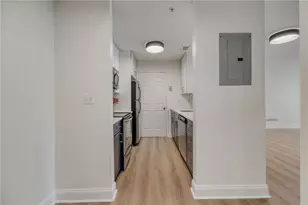 1075 Peachtree Walk NE, Atlanta, GA 30309 - Photo 11