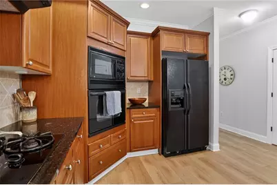 8000 Lexington Drive, Roswell, GA 30075 - Photo 7