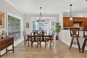 8000 Lexington Dr, Roswell, GA 30075 - Photo 9