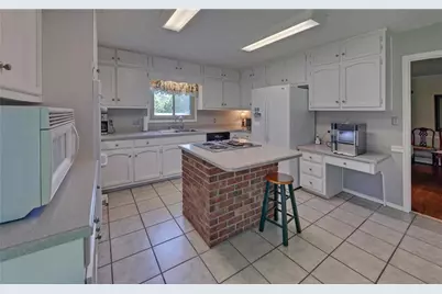 3341 Edgewood Circle, Gainesville, GA 30506 - Photo 13