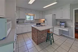 3341 Edgewood Cir, Gainesville, GA 30506 - Photo 13