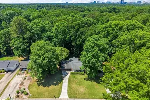 3932 Admiral Dr, Atlanta, GA 30341 - Photo 35