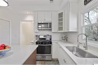 131 Holiday Street NE, Marietta, GA 30060 - Photo 11